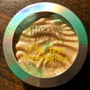 Physician’s Formula Butter highlighter